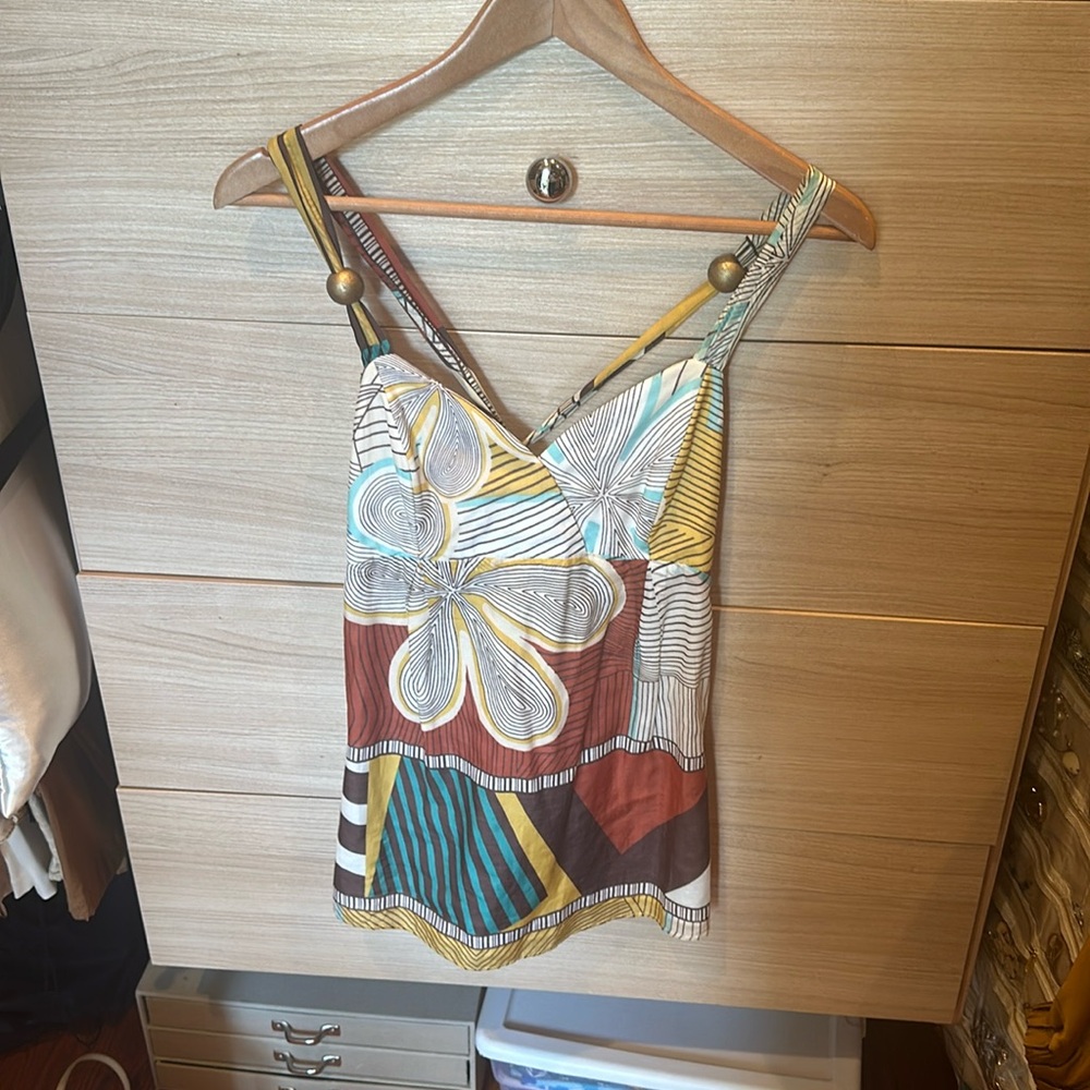 Liquid brand top